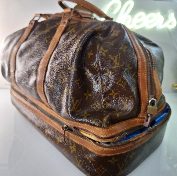Louis Vuitton travel bag - Picture 3 of 11